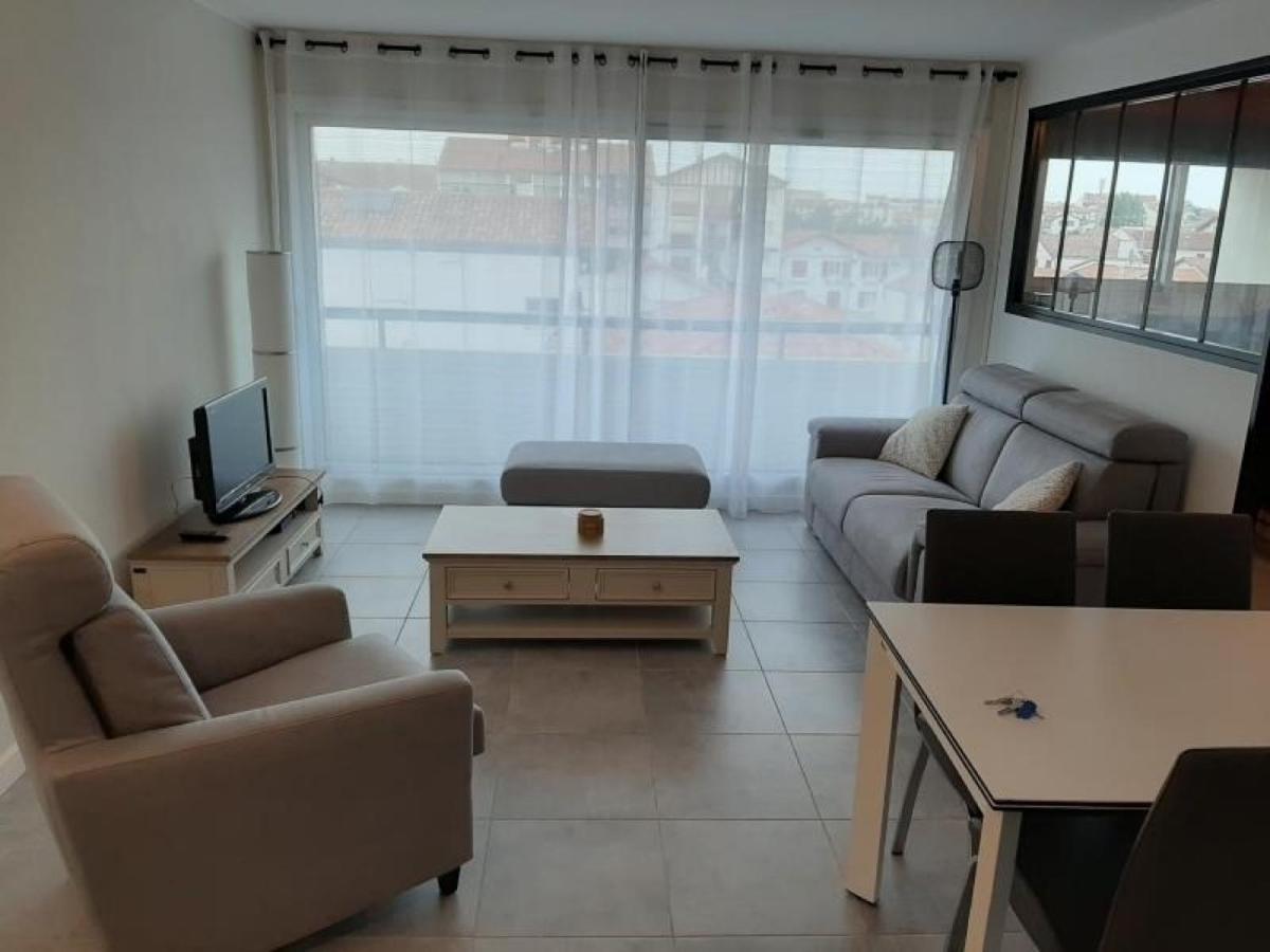 Appartement T3 Renove A 10 Min Du Centre-Ville Avec Balcon, Garage Et Wifi A Saint-Jean-De-Luz - Fr-1-239-584 Exterior photo